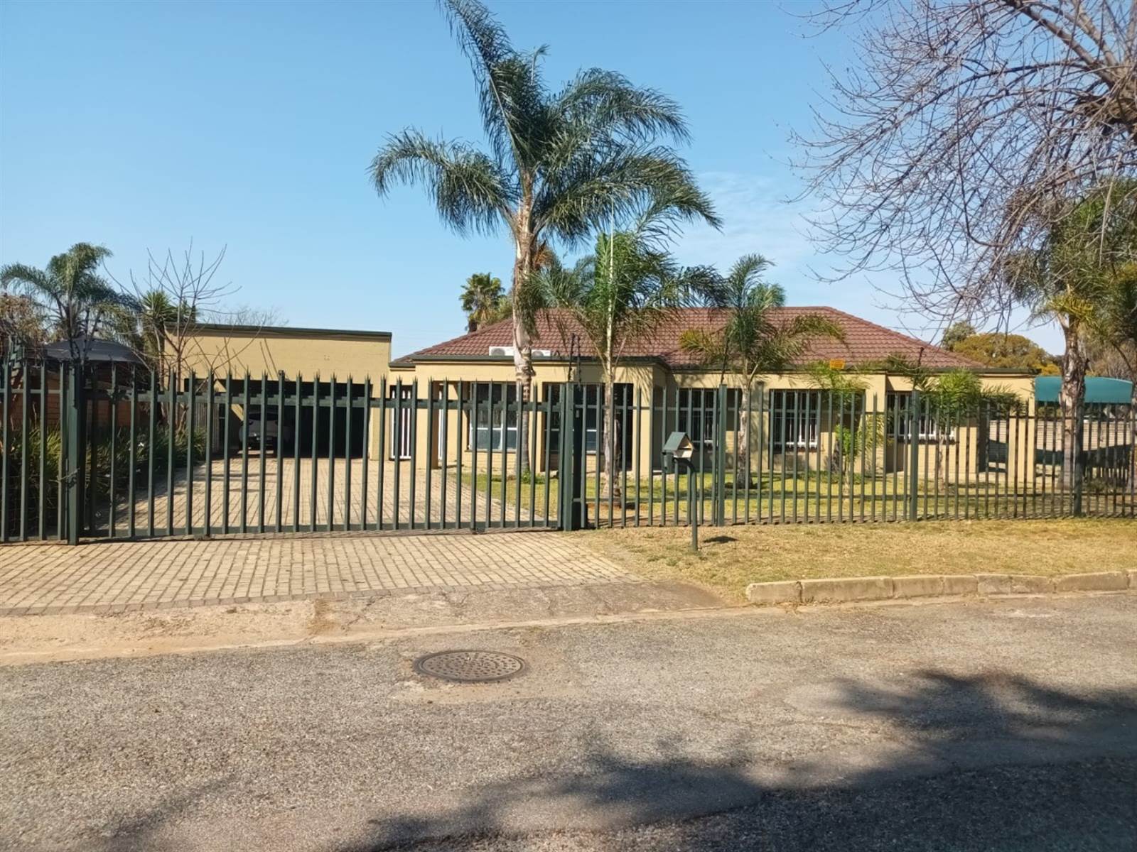 3 Bed House in Kempton Park Ext 4 photo number 2