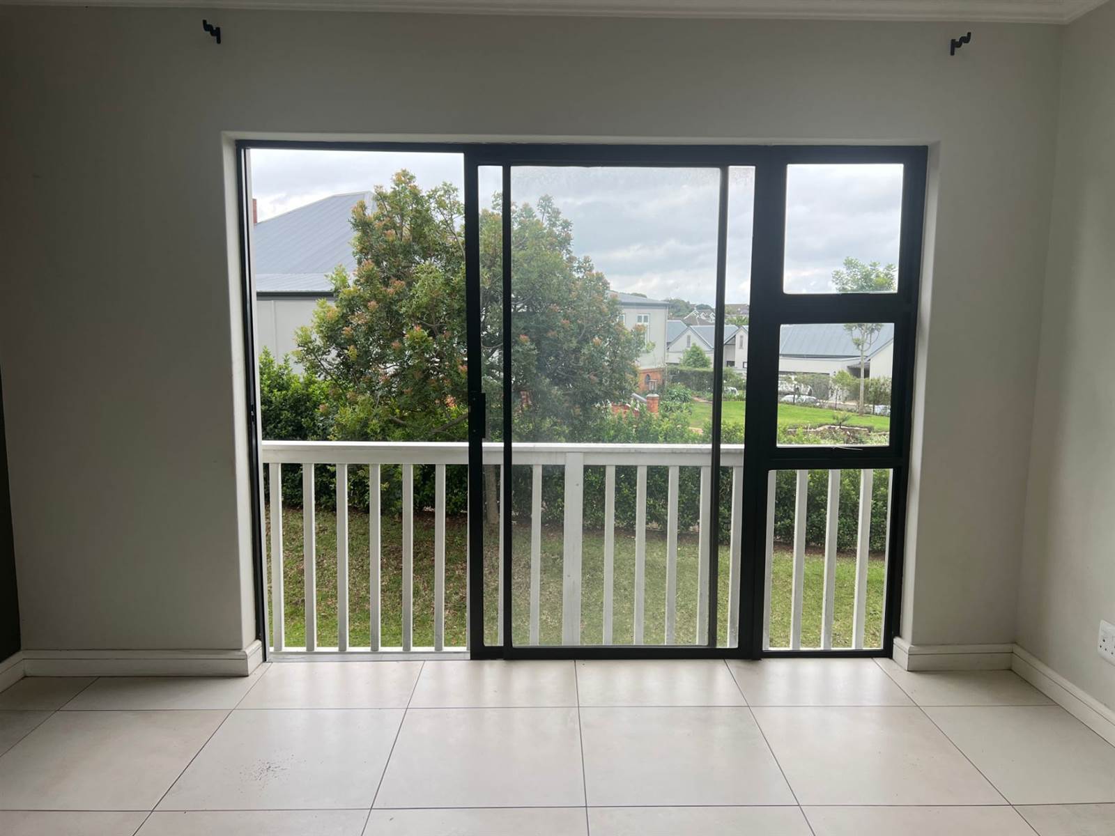 2 Bed Apartment in Kloof photo number 8