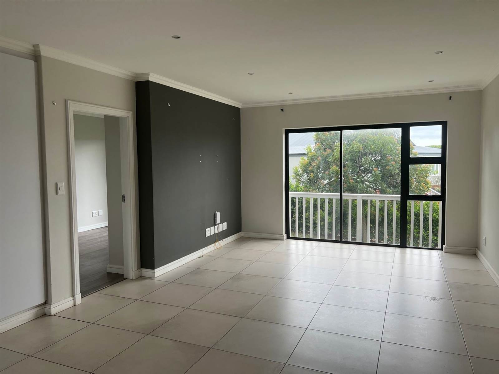 2 Bed Apartment in Kloof photo number 7