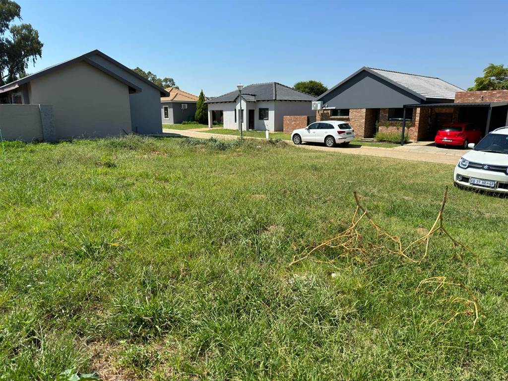 303 m² Land available in Mooivallei Park photo number 6