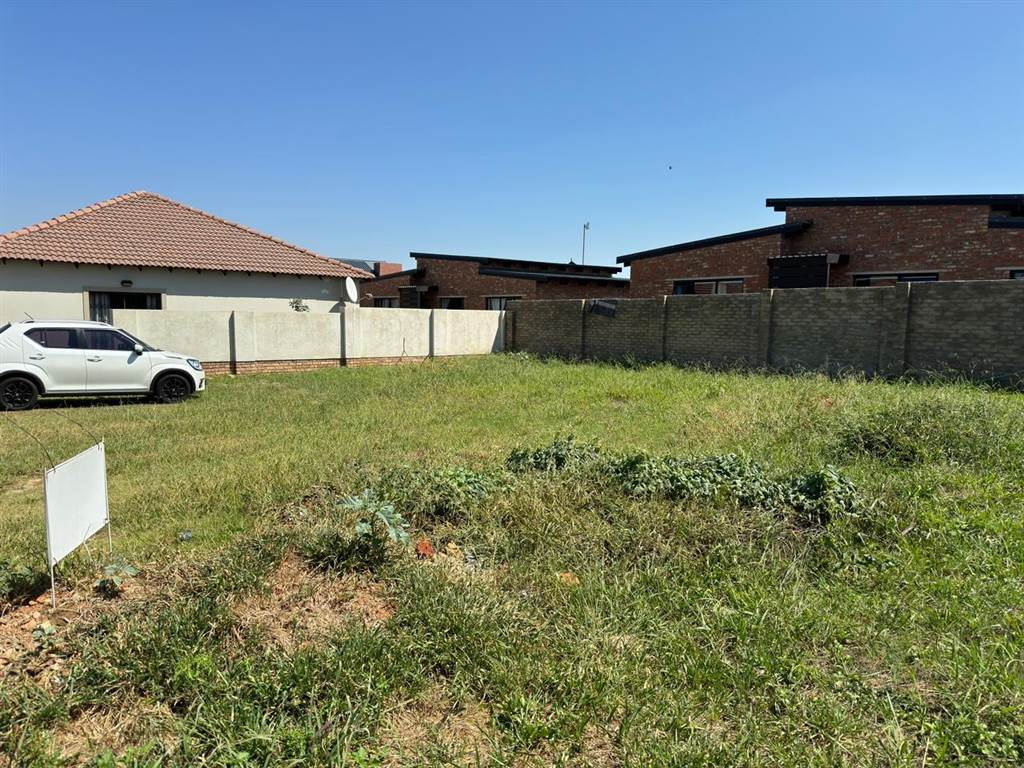 303 m² Land available in Mooivallei Park photo number 2