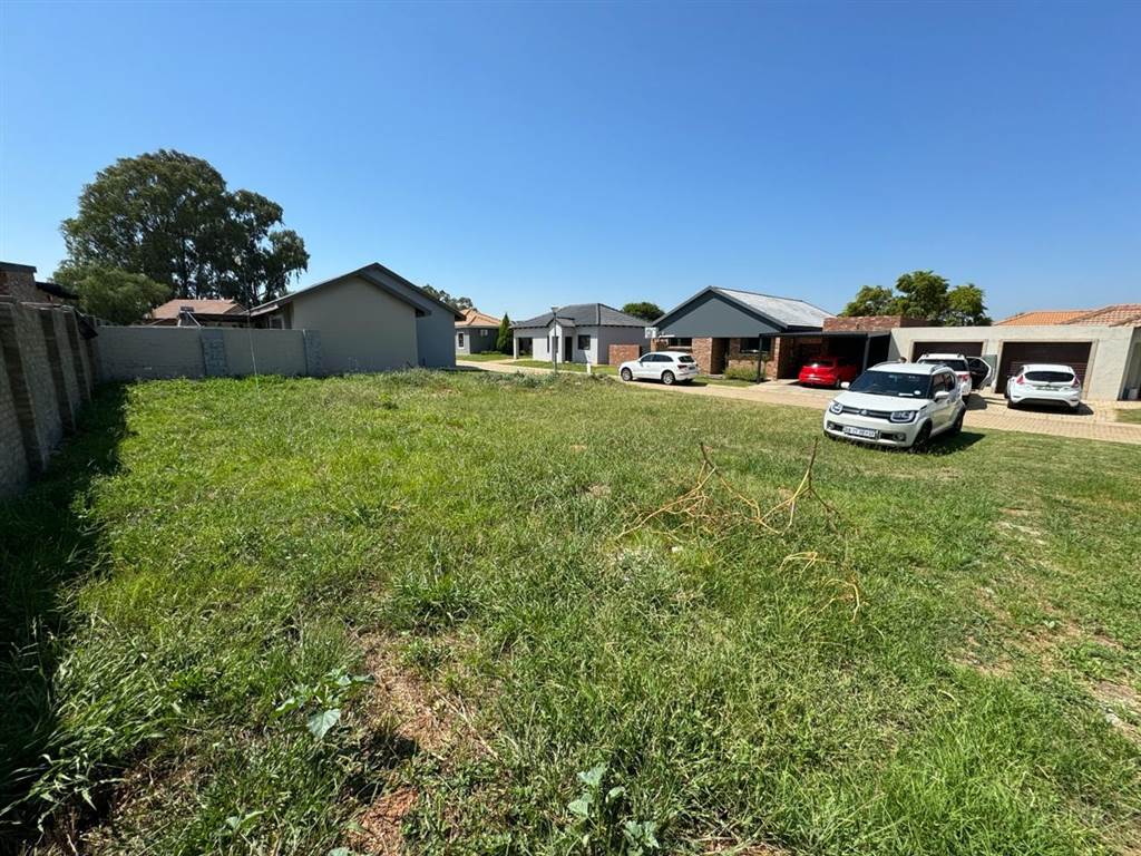 303 m² Land available in Mooivallei Park photo number 5