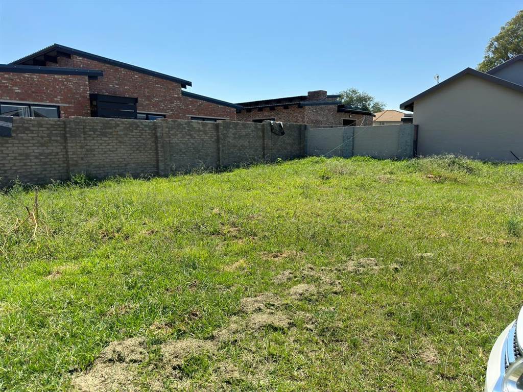 303 m² Land available in Mooivallei Park photo number 8