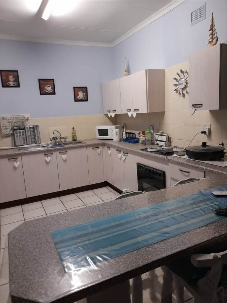 2 Bed Apartment in Glenmore photo number 7
