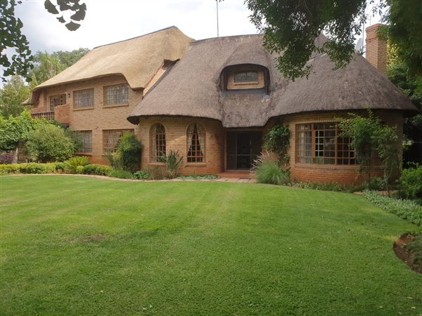 6 Bed House in Mooivallei Park