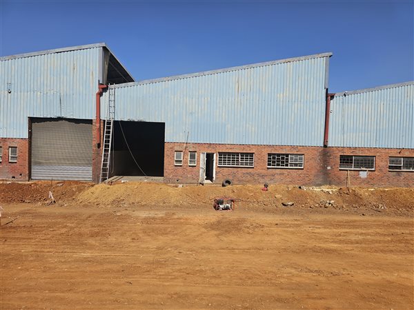 700  m² Industrial space in Wadeville