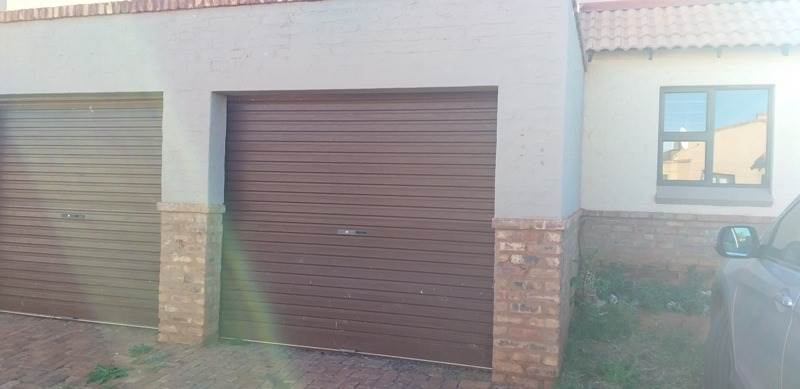 2 Bed Townhouse in Kathu photo number 7