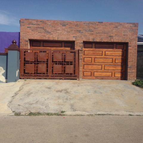 3 Bed House in Kwa Nobuhle photo number 3