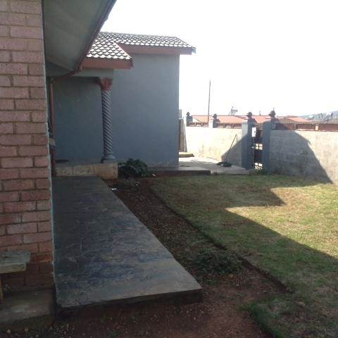 3 Bed House in Kwa Nobuhle photo number 13