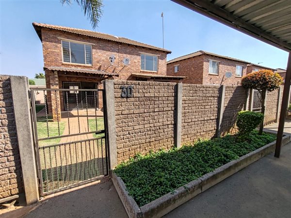2 Bedroom Townhouse 2 Bedroom Townhouse