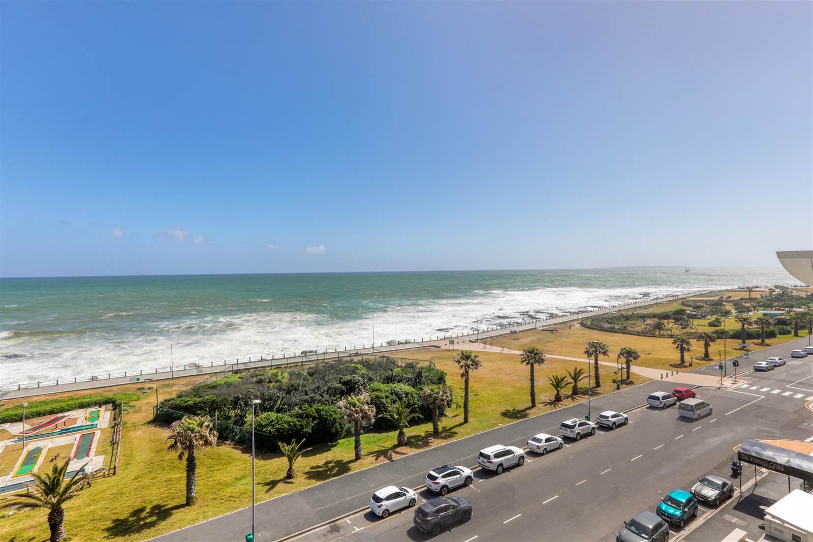 4 Bed Apartment in Mouille Point photo number 4