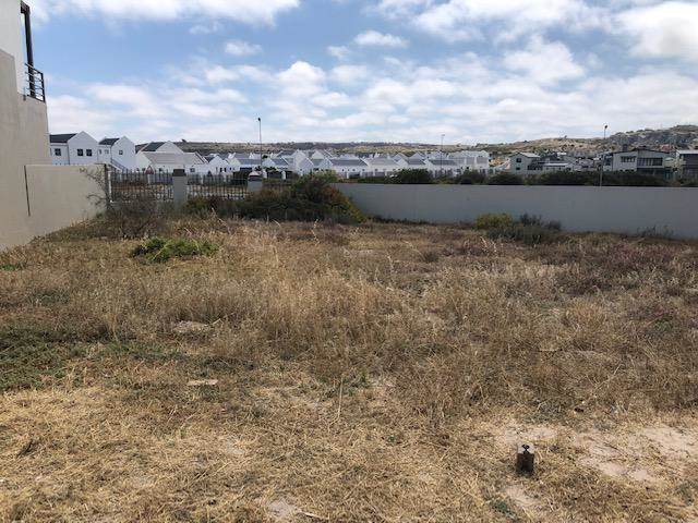 328 m² Land available in Waterfront photo number 1