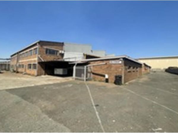 2200  m² Industrial space in New State Area