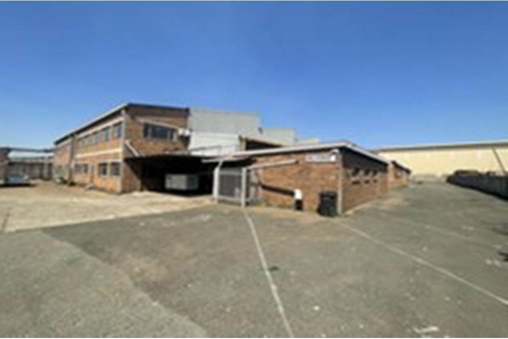 2200  m² Industrial space in New State Area photo number 1