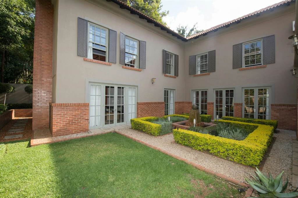 4 Bed House in Waterkloof photo number 25