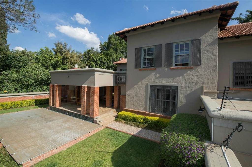 4 Bed House in Waterkloof photo number 26