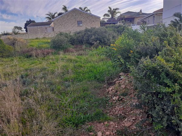 732 m² Land available in Wavecrest