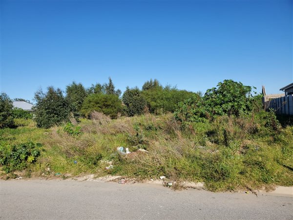 1914 m² Land available in Fairview