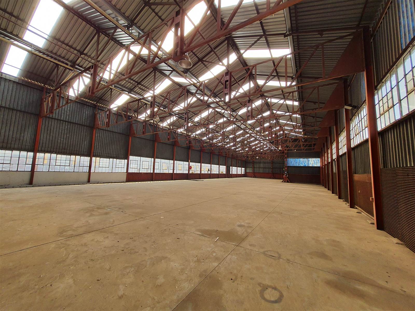 9600  m² Industrial space in Benrose photo number 2