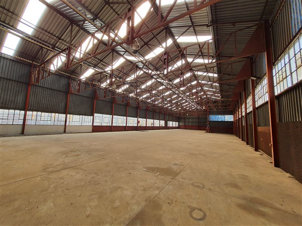9600  m² Industrial space