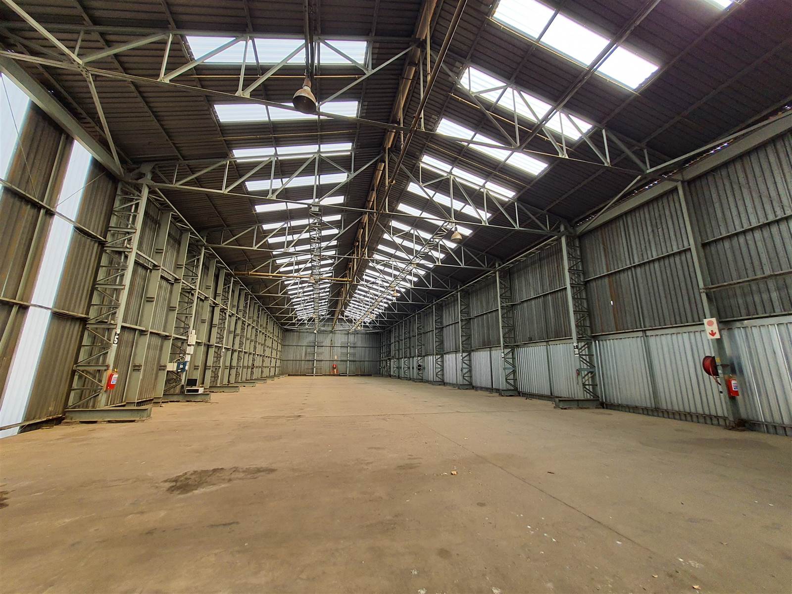 9600  m² Industrial space in Benrose photo number 4