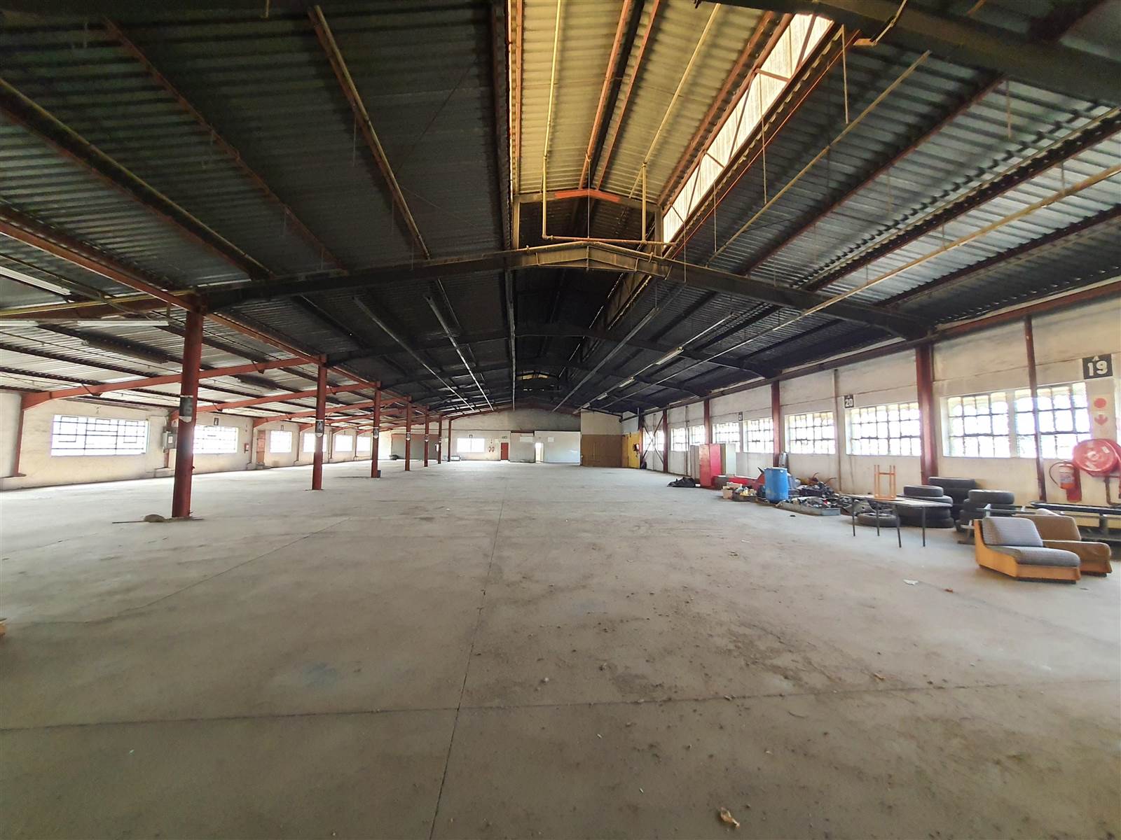 9600  m² Industrial space in Benrose photo number 11
