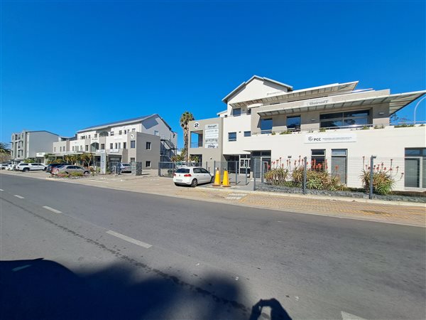 111  m² Commercial space in Durbanville Central