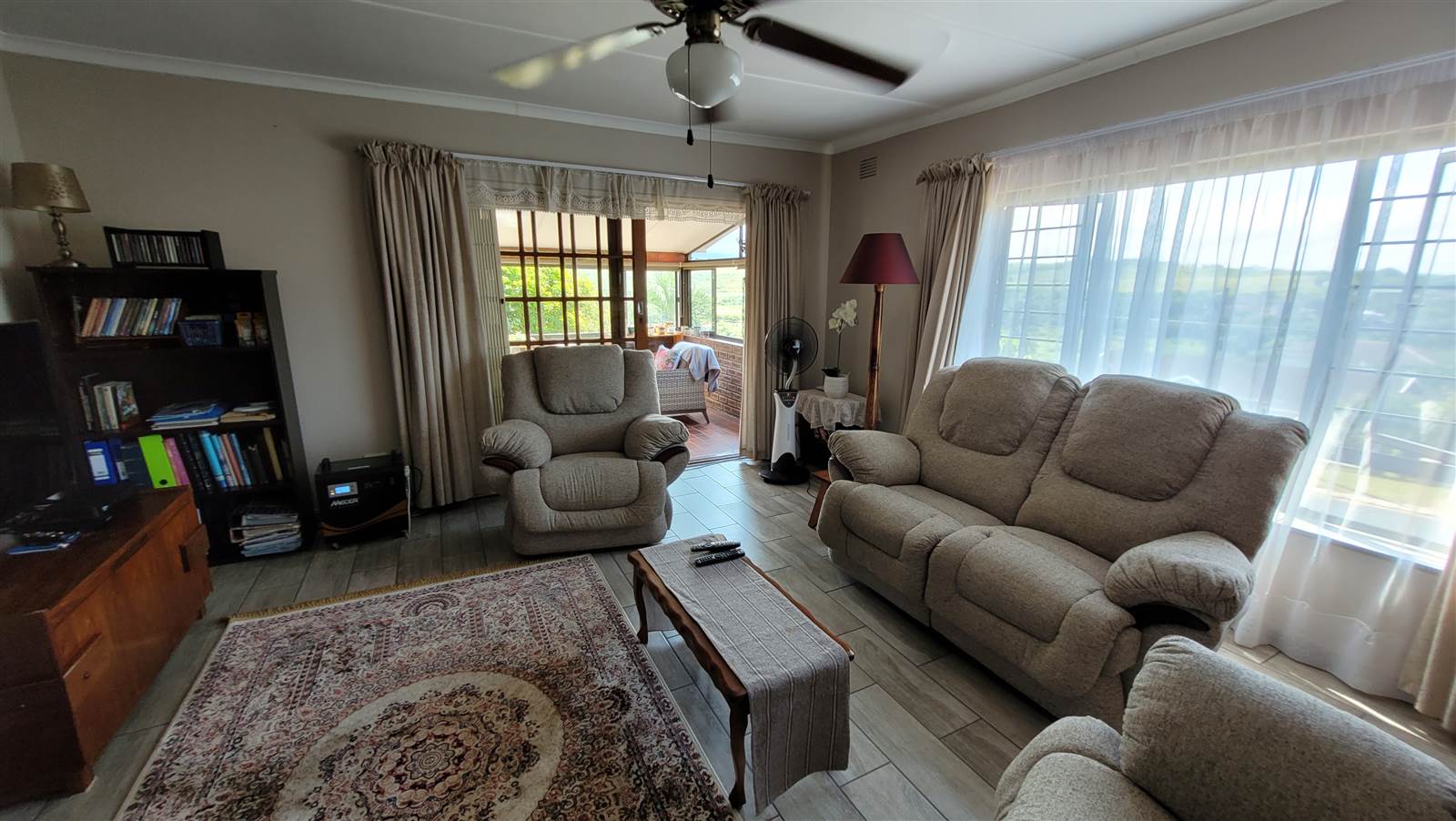 3 Bed House in Scottburgh Central photo number 5