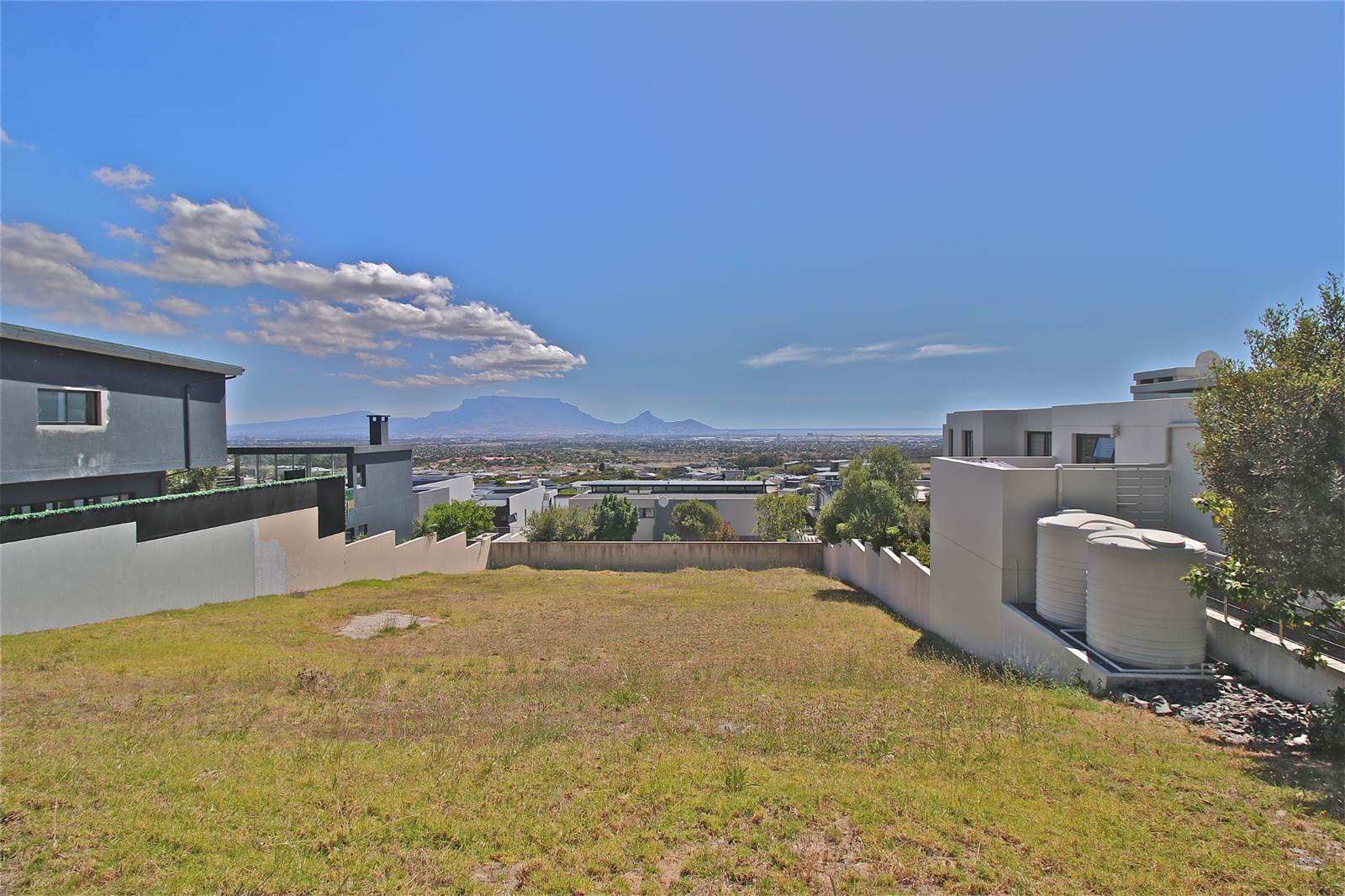823 m² Land available in Plattekloof photo number 4
