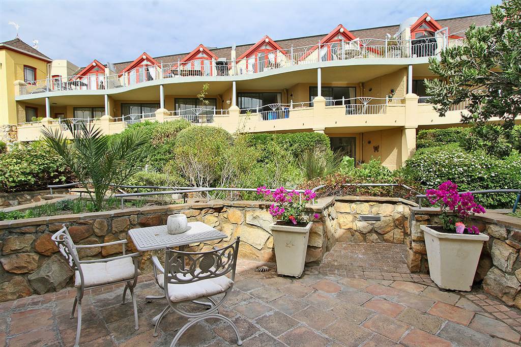 2 Bed Townhouse in Hout Bay and surrounds photo number 16