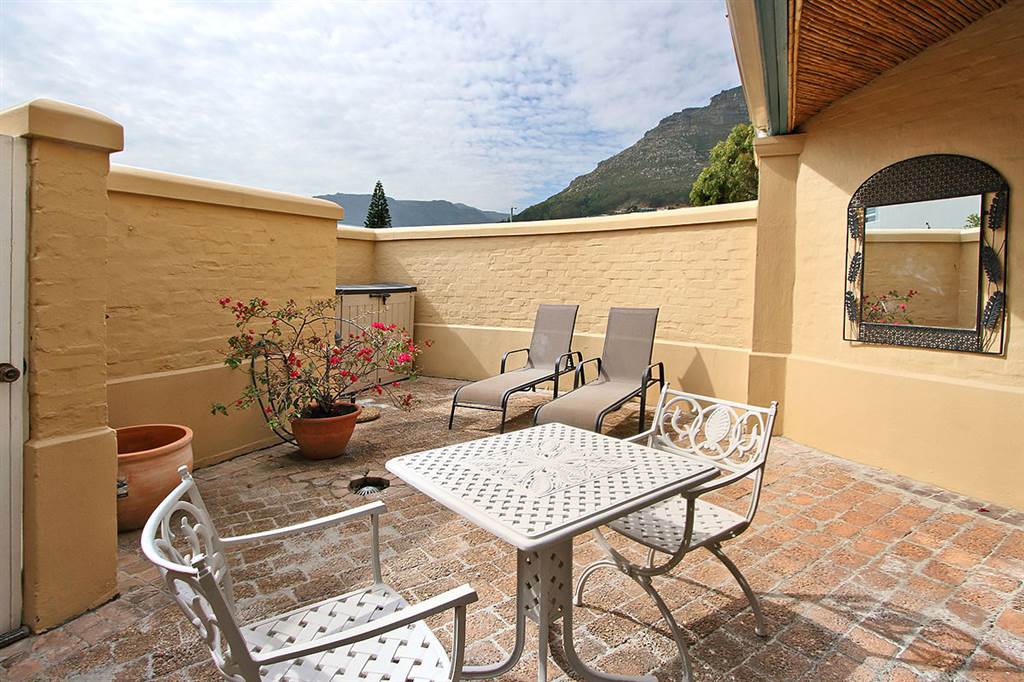 2 Bed Townhouse in Hout Bay and surrounds photo number 13