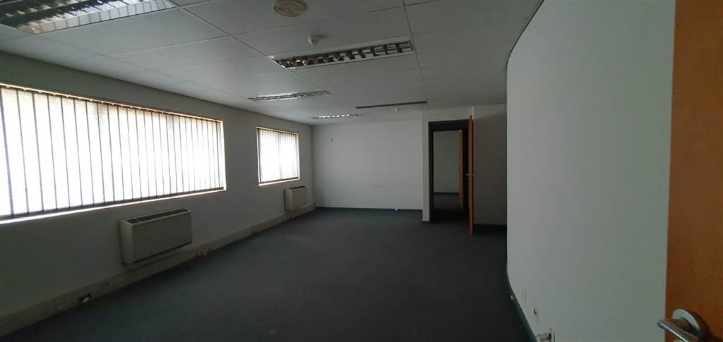 2100  m² Commercial space in Lydiana photo number 20