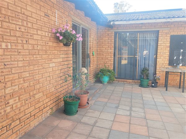 2 Bed Garden Cottage