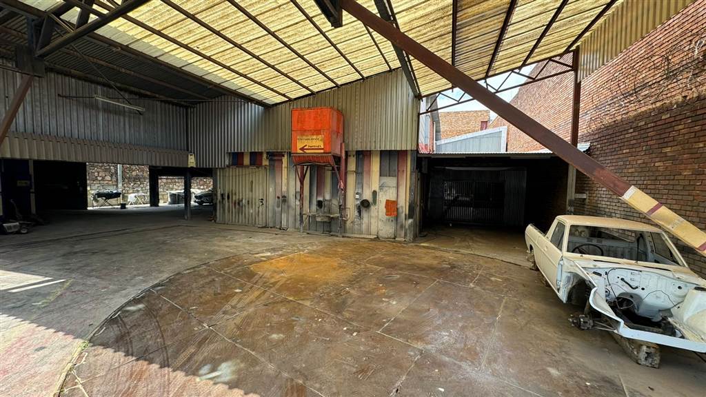 900  m² Industrial space in Pretoria West photo number 4
