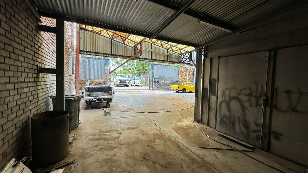 900  m² Industrial space in Pretoria West photo number 7