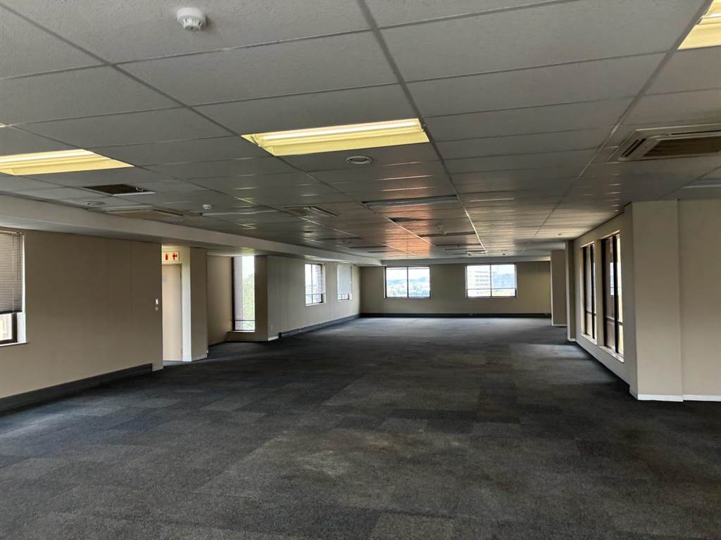 1246  m² Commercial space in Parktown photo number 8