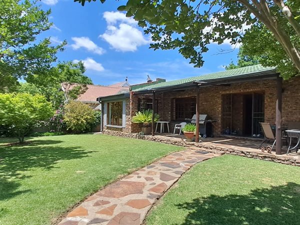 4 Bedroom House 4 Bedroom House