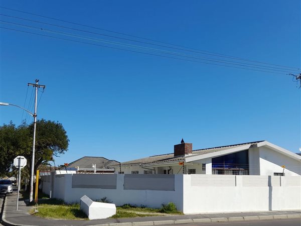 7 Bedroom House 7 Bedroom House