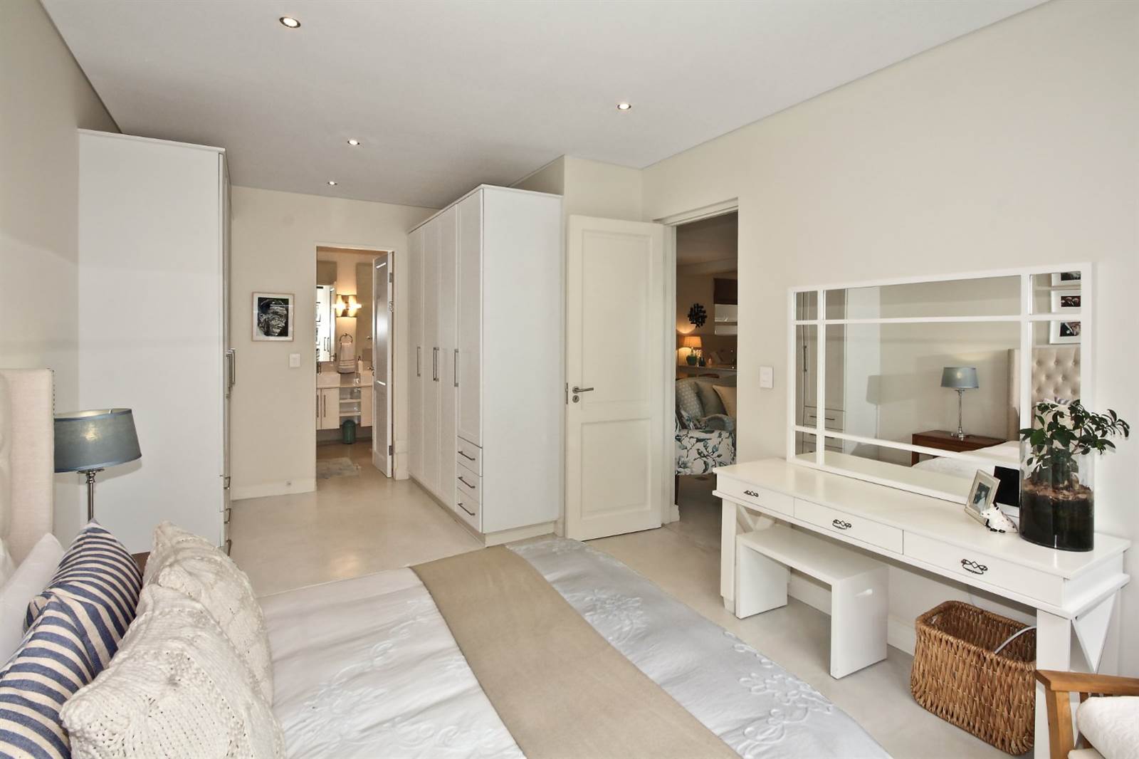 2 Bed Apartment in Dunkeld West photo number 7