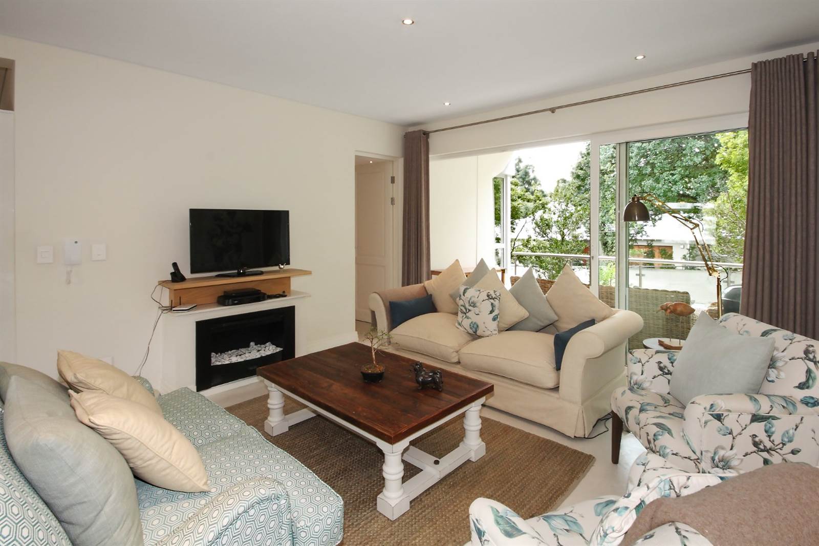 2 Bed Apartment in Dunkeld West photo number 1