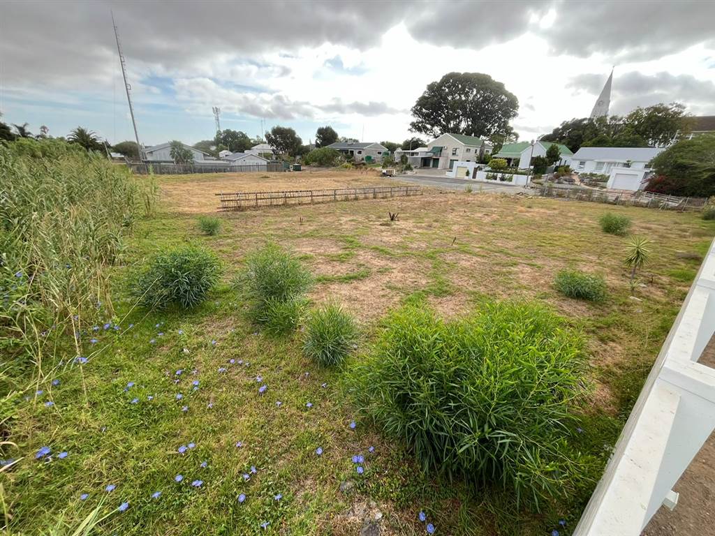1100 m² Land available in Darling photo number 1