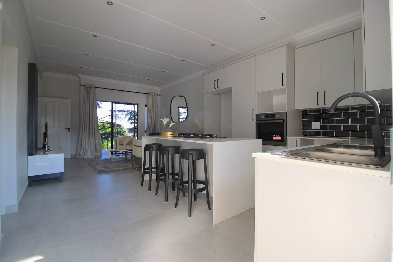 2 Bed Townhouse in Bryanston photo number 12