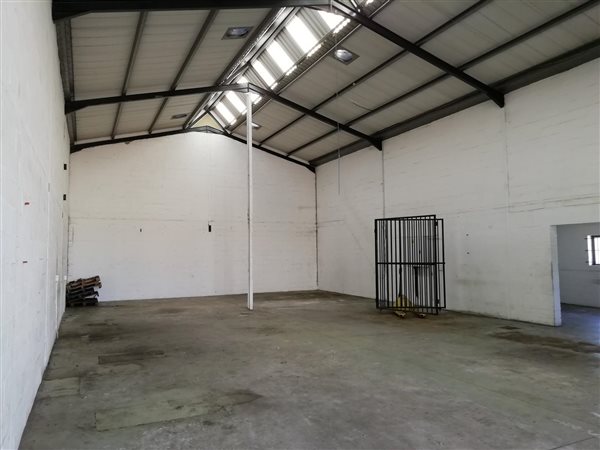 301  m² Industrial space