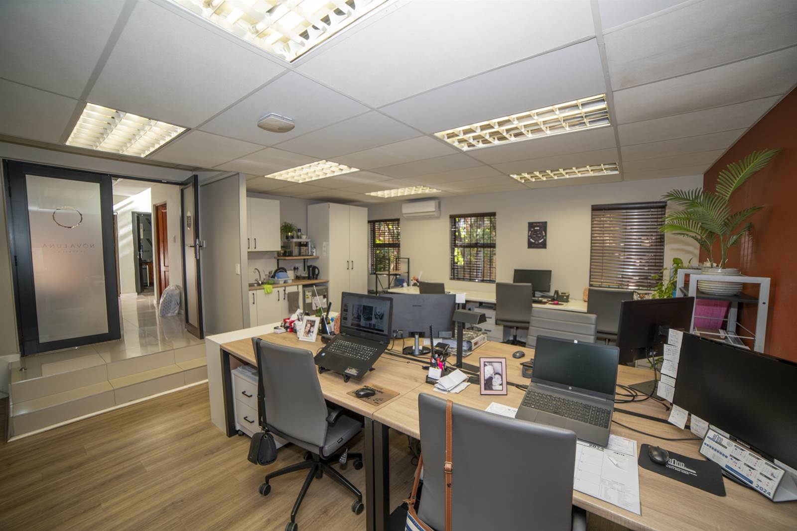 60  m² Office Space in North Riding photo number 7