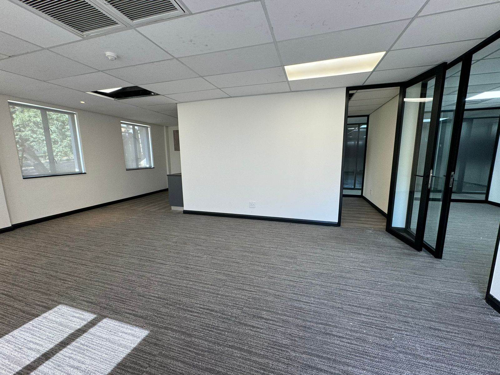 93  m² Commercial space in Sandown photo number 28