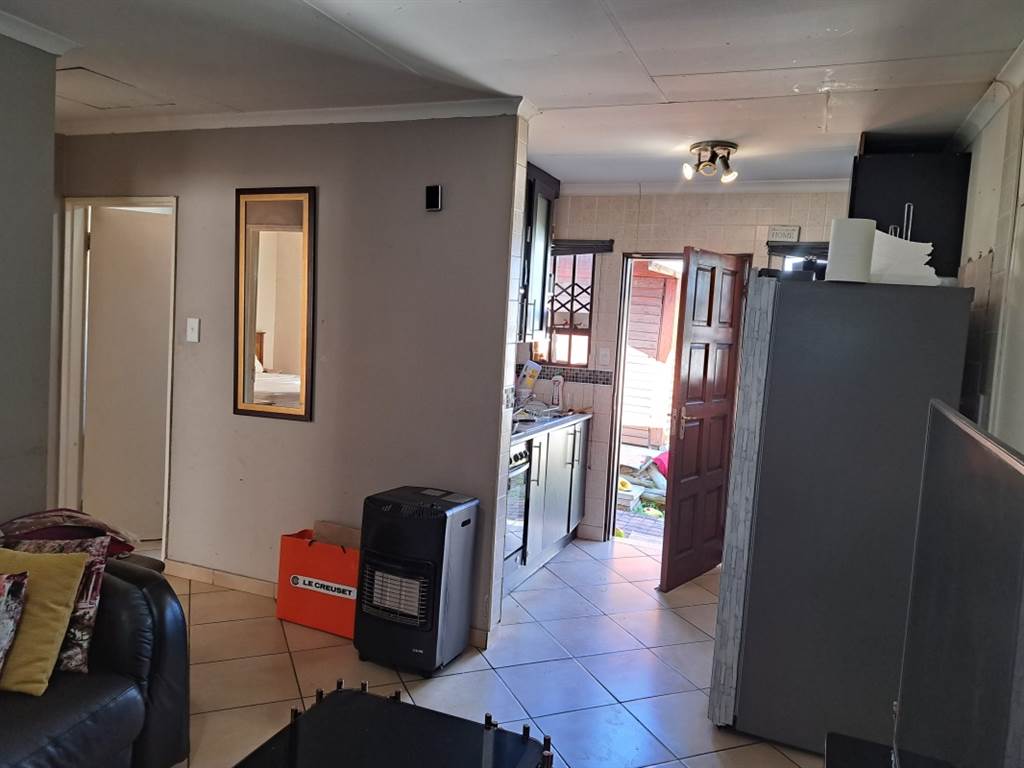 2 Bed House in Jukskei View photo number 7