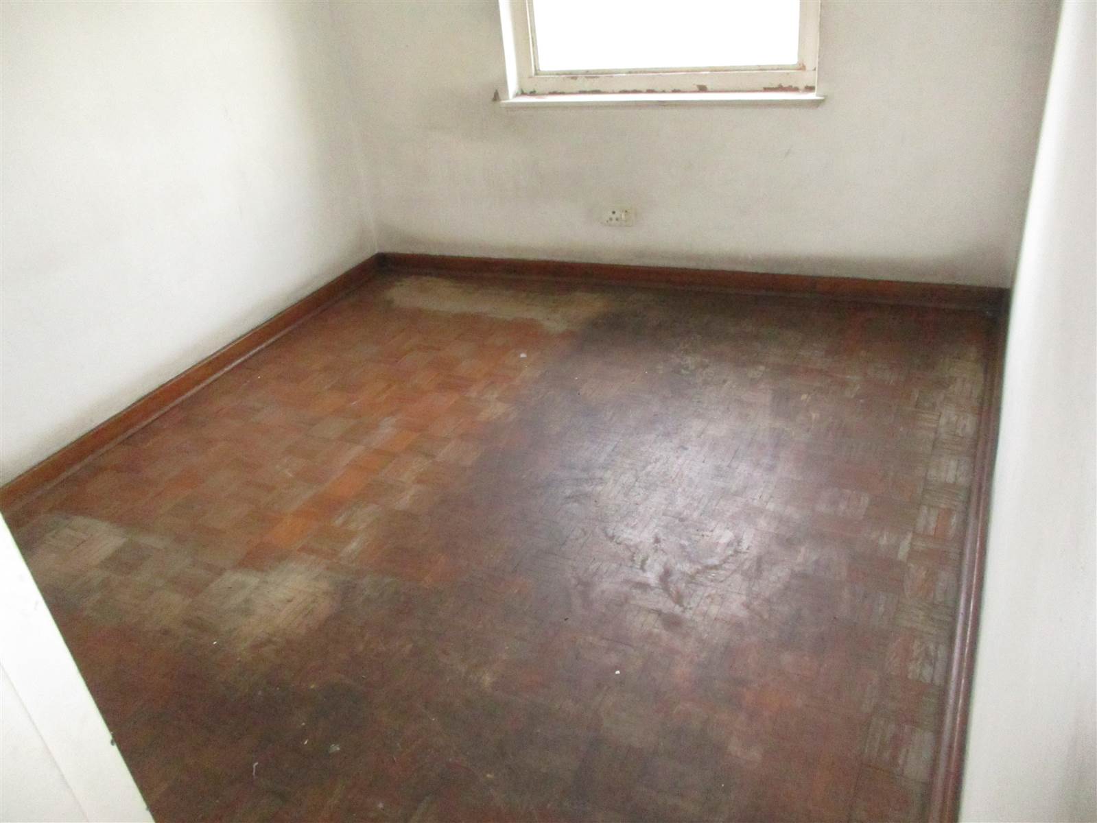 2 Bed Flat in Durban CBD photo number 3