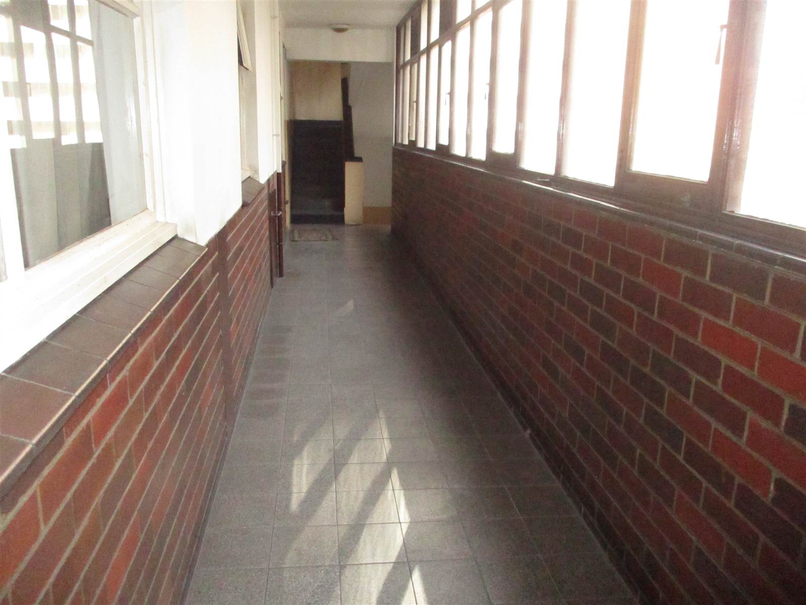 2 Bed Flat in Durban CBD photo number 8