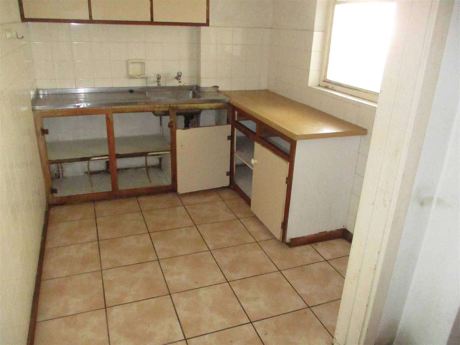 2 Bed Flat in Durban CBD photo number 4