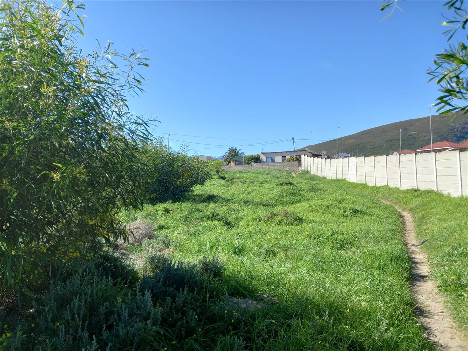 2400 m² Land available in Hawston photo number 3